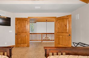 Timber Lodge - 5 Min to Shaver Lake!