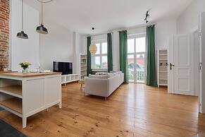 Spacious Apartment Saperów by Renters
