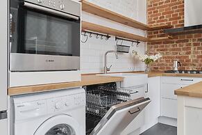 Spacious Apartment Saperów by Renters