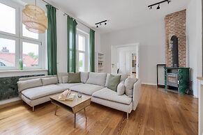 Spacious Apartment Saperów by Renters