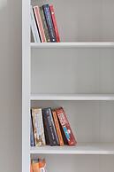 Spacious Apartment Saperów by Renters