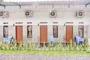 OYO 90124 Oemah Ratu Hostel Syariah