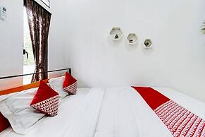 OYO 90124 Oemah Ratu Hostel Syariah