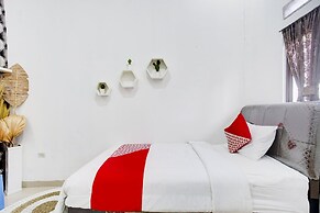 OYO 90124 Oemah Ratu Hostel Syariah