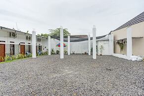 OYO 90124 Oemah Ratu Hostel Syariah