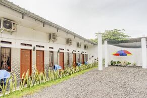 OYO 90124 Oemah Ratu Hostel Syariah