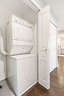 Tranquil Pondview Retreat - Balcony