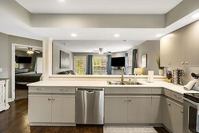 Tranquil Pondview Retreat - Balcony