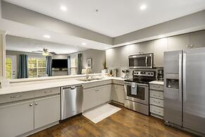 Tranquil Pondview Retreat - Balcony