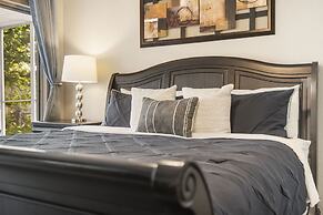 Tranquil Pondview Retreat - Balcony