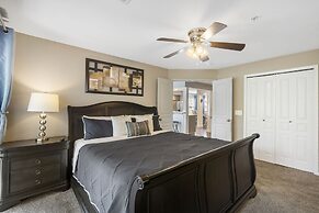 Tranquil Pondview Retreat - Balcony