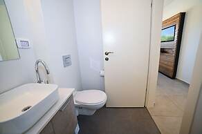 YalaRent Magdala Resort - Luxury Suites with Pool or Jacuzzi with Sea