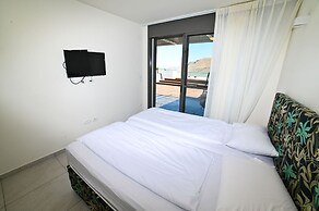 YalaRent Magdala Resort - Luxury Suites with Pool or Jacuzzi with Sea