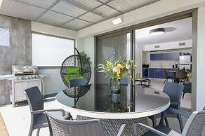 YalaRent Magdala Resort - Luxury Suites with Pool or Jacuzzi with Sea