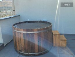 YalaRent Magdala Resort - Luxury Suites with Pool or Jacuzzi with Sea