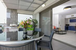YalaRent Magdala Resort - Luxury Suites with Pool or Jacuzzi with Sea
