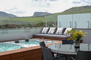 YalaRent Magdala Resort - Luxury Suites with Pool or Jacuzzi with Sea