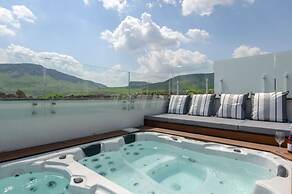 YalaRent Magdala Resort - Luxury Suites with Pool or Jacuzzi with Sea
