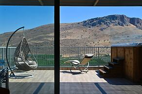 YalaRent Magdala Resort - Luxury Suites with Pool or Jacuzzi with Sea