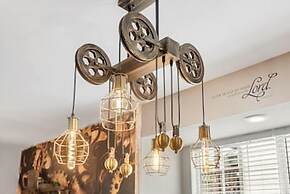 Time Traveler Suite - Private Balcony