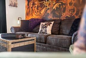 Time Traveler Suite - Private Balcony