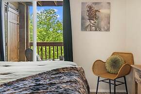 Time Traveler Suite - Private Balcony