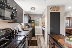 Time Traveler Suite - Private Balcony