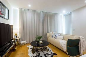 Brilliant 3 Month Corporate Rental With Balcony