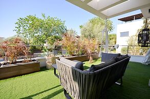 YalaRent Villa Belissimo with  Pool