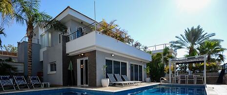 YalaRent Villa Belissimo with  Pool