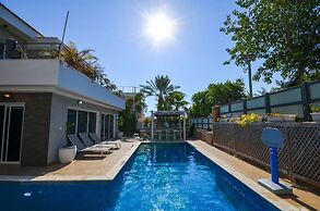 YalaRent Villa Belissimo with  Pool