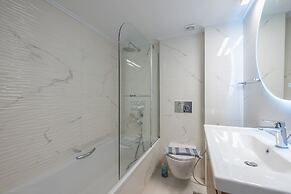 The Luxury Suite by Cloudkeys