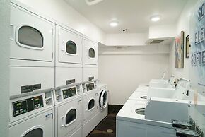 Breezy Luana Waikiki Condo by RedAwning