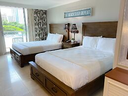 Breezy Luana Waikiki Condo by RedAwning