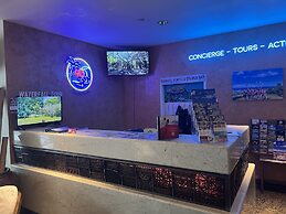 Breezy Luana Waikiki Condo by RedAwning