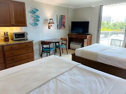 Breezy Luana Waikiki Condo by RedAwning
