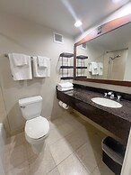 Breezy Luana Waikiki Condo by RedAwning