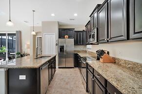 Bismarck Palms 5 Bedroom Home by RedAwning