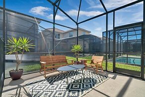 Bismarck Palms 5 Bedroom Home by RedAwning