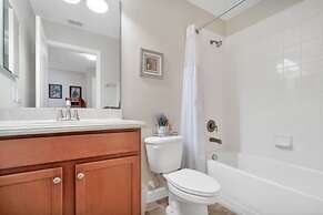 Bismarck Palms 5 Bedroom Home by RedAwning