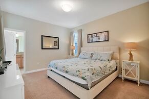 Bismarck Palms 5 Bedroom Home by RedAwning