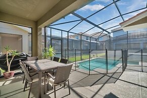 Bismarck Palms 5 Bedroom Home by RedAwning