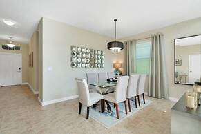 Bismarck Palms 5 Bedroom Home by RedAwning