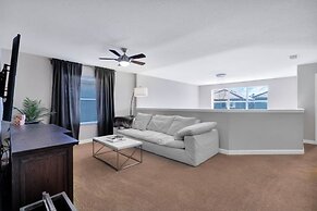 Bismarck Palms 5 Bedroom Home by RedAwning