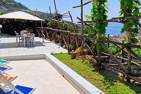 Villa in Lemon Grove With Sea Views & Sea Breeze