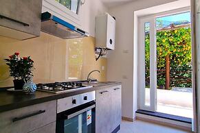 Villa in Lemon Grove With Sea Views & Sea Breeze