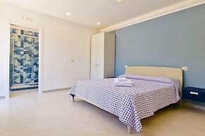 Villa in Lemon Grove With Sea Views & Sea Breeze