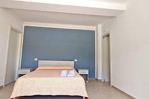 Villa in Lemon Grove With Sea Views & Sea Breeze