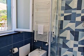 Villa in Lemon Grove With Sea Views & Sea Breeze