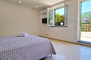 Villa in Lemon Grove With Sea Views & Sea Breeze